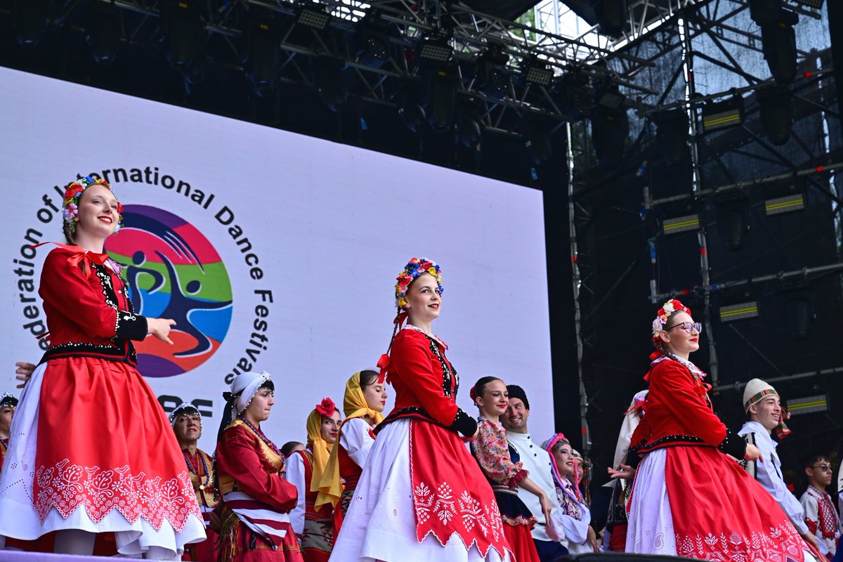NKongur's tweet photo. Eskişehir Valimiz @DrErdincYILMAZ1 10.Uluslararası NasreddinHoca Kültür ve Sanat Festivali Açılışına Katıldı
⤵️
https://t.co/yv4sKoKC1Z https://t.co/L2GNKKK7Qa