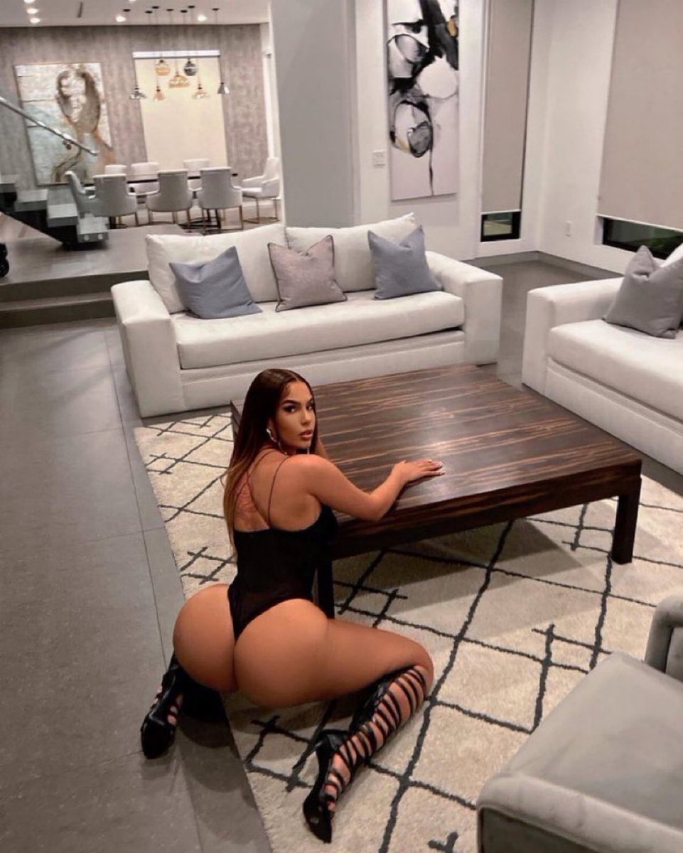 Scamtressbitch's tweet photo. 🤡 Get worse while I get hotter 🔥 

💵 Get broker while I get richer- wealthier 💰 

Get dumper &amp; dumper while I suck your savings dry 🤤 💦 💦 💦

Findom game catfish joi paypig femdom wankbattle femboy drain scam goon teen bop crypto https://t.co/Qu4lzcfoA4