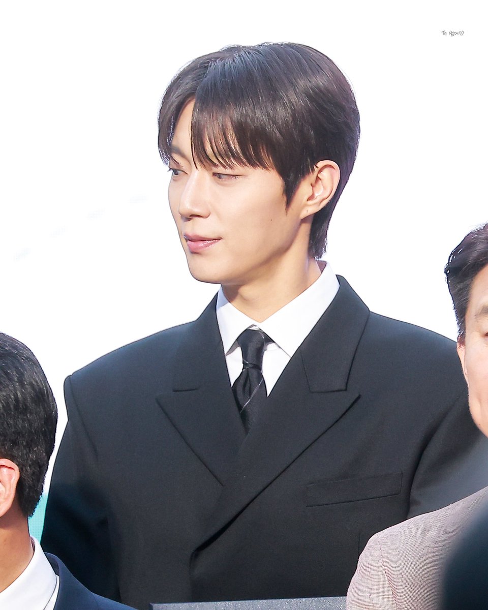 dusummer704's tweet photo. 나의 청량한 여름에게
#나의_럭키포인트_윤두준
두준아 생일 축하해💙
#영원한_나의여름_윤두준

#하이라이트 #HIGHLIGHT #비스트 #BEAST 
#윤두준 #YOONDUJUN #DUJUN https://t.co/u17GbQuy41