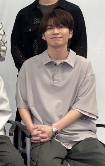 fk174b_'s tweet photo. なんかビジュ良すぎない、？？
新曲も楽しみだけどカリスマックス今回は何verなんだろ💭💞 https://t.co/3DoV49JIX5