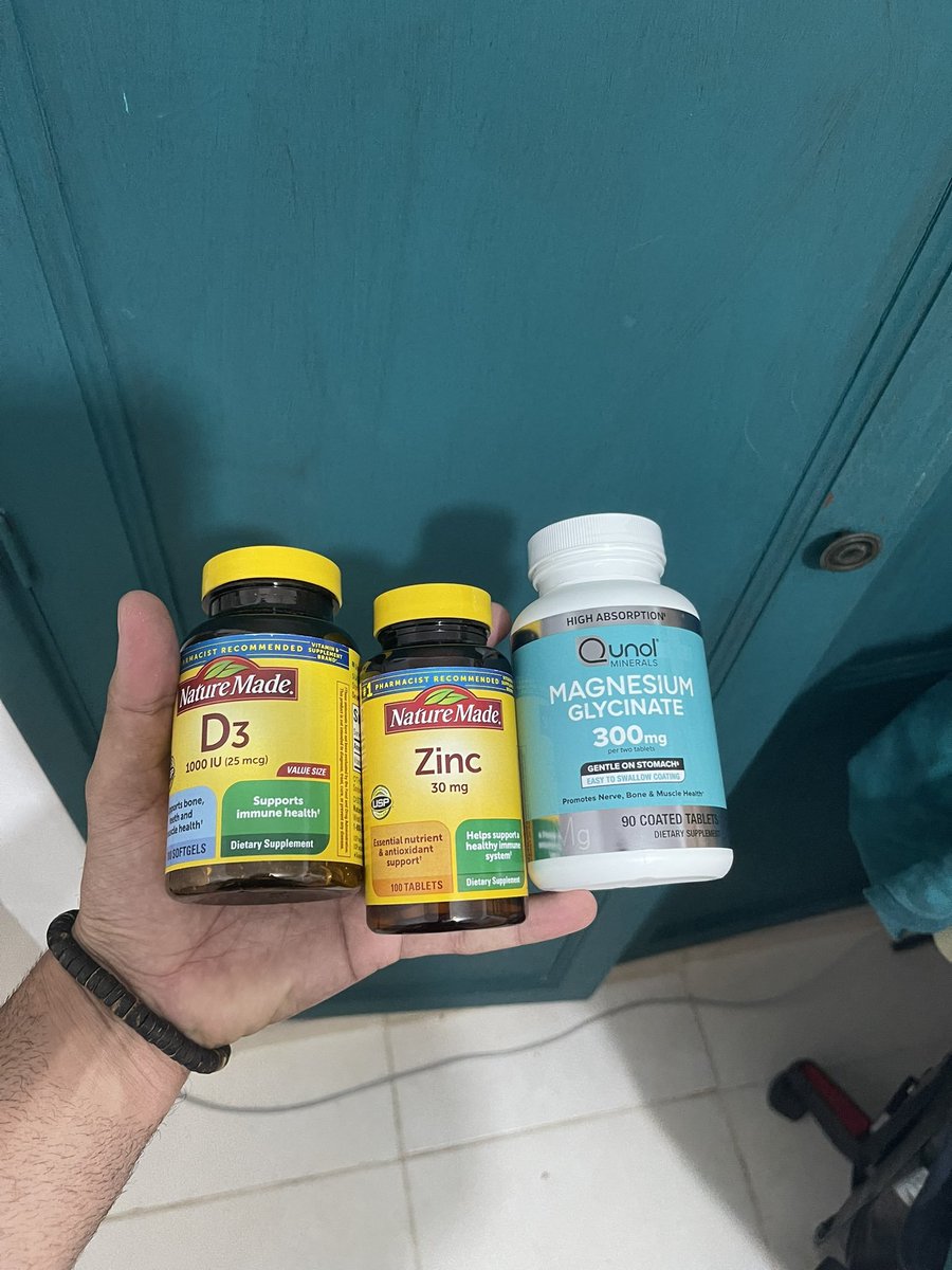 Prince_Fynnz's tweet photo. Men take Omega-3, Magnesium glycinate, zinc and vitamin D3 and you'll thank ma later. https://t.co/IlW02dFTIb