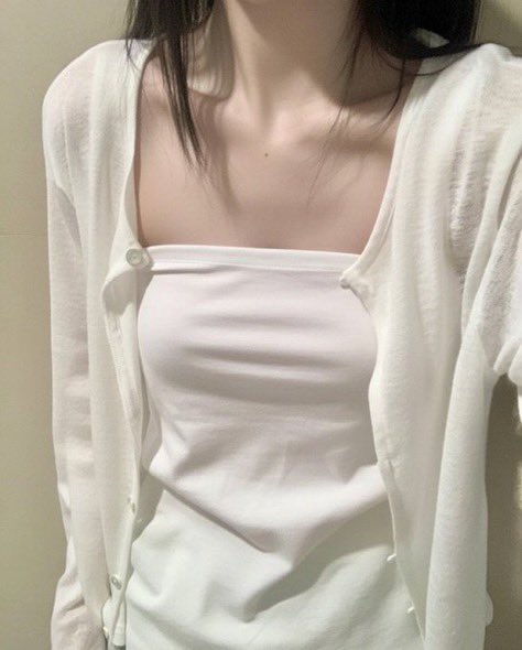 EMl0dx's tweet photo. 怎么才可以长这么大呀呜呜🥹 https://t.co/YWowAEaTse