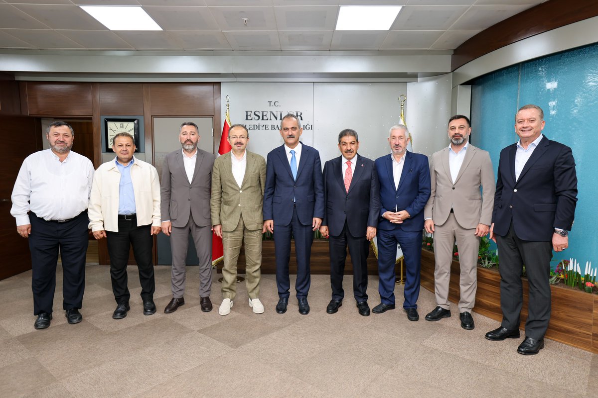 tevfikgoksu's tweet photo. Önceki dönem Milli Eğitim Bakanımız ve Ordu Milletvekilimiz Sayın Prof. Dr. Mahmut Özer’i, Yerel Yönetimlerden Sorumlu Başkan Yardımcımız Sayın Temel Başalan’ı ve ORDEF Genel Başkanı Sayın Necati Özdemir’i Esenler’imizde misafir ettik. Bakanımıza, Başkanlarımıza ve beraberindeki heyetine ziyaretleri için teşekkür ediyor, çalışmalarında başarılarının devamını diliyorum. Hep birlikte Esenler’den Ordu’ya uzanan gönül bağımızı güçlendirmeye devam edeceğiz inşallah. @prof_mahmutozer