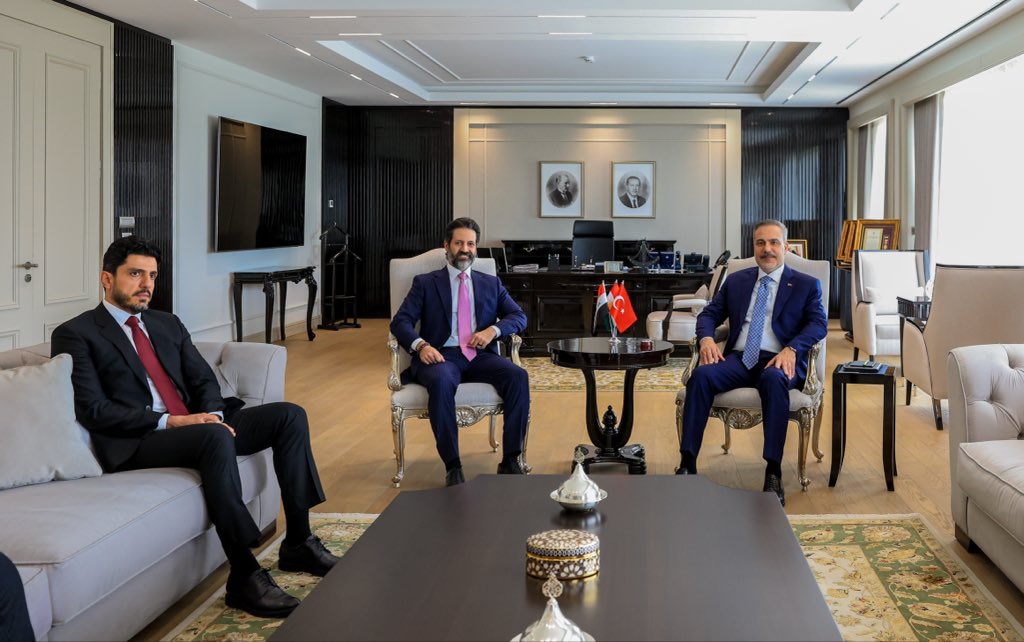 qubadjt's tweet photo. I was encouraged by Türkiye’s strong commitment to the peace process between Türkiye and the PKK in my meeting with Türkiye’s Foreign Minister @HakanFidan . 

Darbaz Rasool and I reaffirmed the PUK’s full support to work with all sides to ensure its success.

We also discussed the changing regional dynamics, the new Iraqi government and steps to overcome obstacles to KRG government formation.