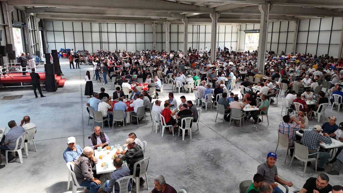 TevfikEren06's tweet photo. Genel Başkanımız Sayın Mustafa DESTİCİ Bey ile Birlikte Demirci Belediyemiz tarafından hayata geçirilen Halk Ekmek Fabrikasının, Kapalı Pazar yerinin ve millet Bahçesinin Açılışını gerçekleştirdik https://t.co/lmFYCEgknC