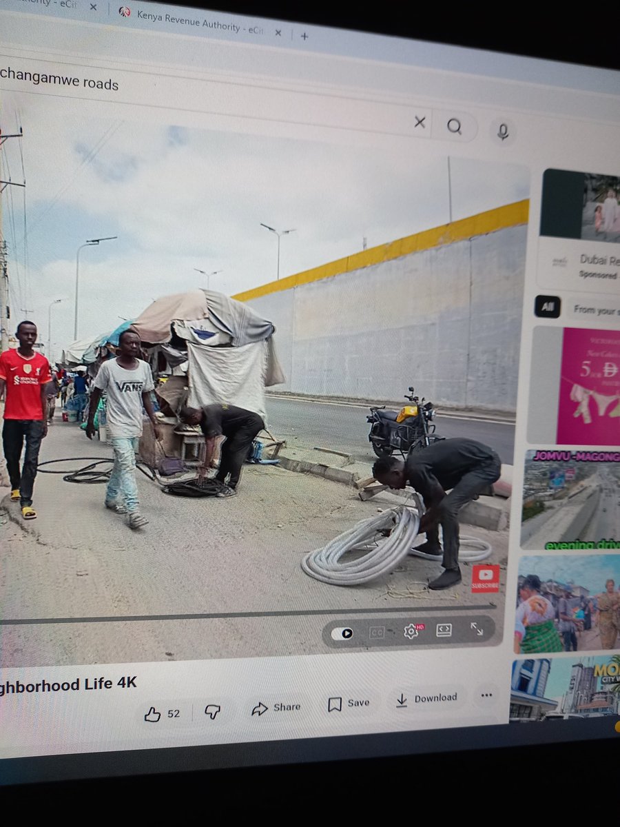 sr_odawa's tweet photo. @Roads_KE @ntsa_kenya @KeNHAKenya @WilliamsRuto  kindly ask all vendor on any road in kenya to move business near roads , it is risky and make the city looks bad. This is airport rd mombasa   fo the same all in kenya we need singapore look. Kenyas have village mentality https://t.co/W2vzclNyGd