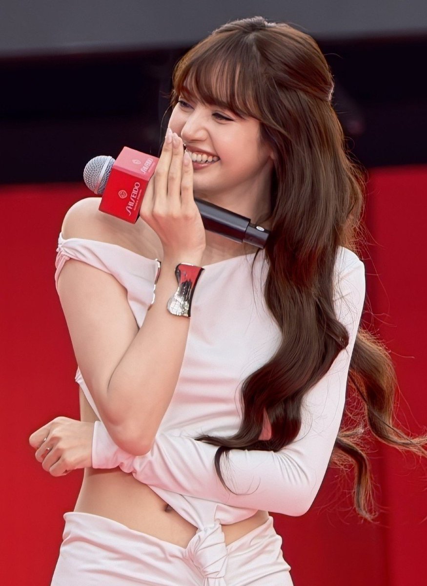 jinxedism's tweet photo. This is genuinely how i see her: https://t.co/7l10qLpn8P