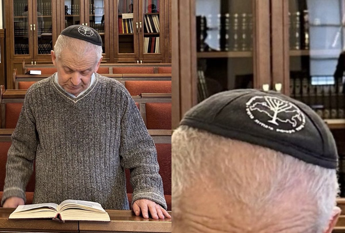 WorldWarNow_'s tweet photo. A Talmudic scholar is wearing a yarmulke depicting a “Menorah standing over Russia”.

I think they are trying to tell us something. https://t.co/4jJkec1GAe