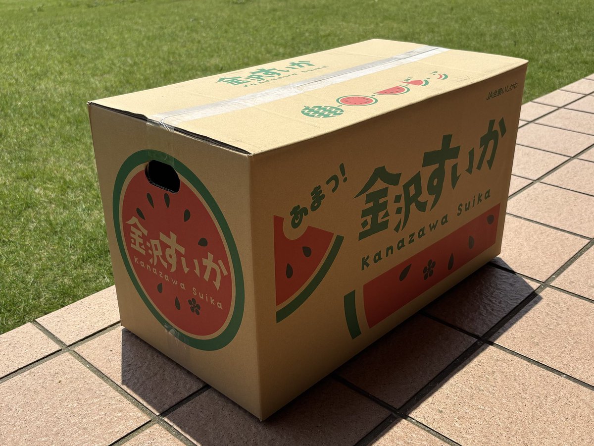 SAMURAIZ_K's tweet photo. JA全農いしかわ様より #金沢すいか をいただきました！
とっても大きくて、とっても甘い金沢すいか🍉
皆さんもぜひ食べてみてくださ��😋

#サムライズ https://t.co/i96Wwxh9Mi