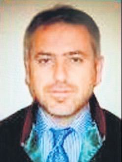 Mustafacevik10's tweet photo. 3 Temmuz 2011 

Sadri Şener,Nevzat Şakar tutuklanacakken bugün firari olan fetocu avukat Halil İbrahim Koca’ya  

Trabzonspor kasasından 14 milyon tl (2011 yılında) verilip serbest kaldılar

Bu para çıkışı yüzünden Şener sonrası gelen Hacıosmanoğlu Şener’i mahkemeye verdi https://t.co/Unxiav46QD