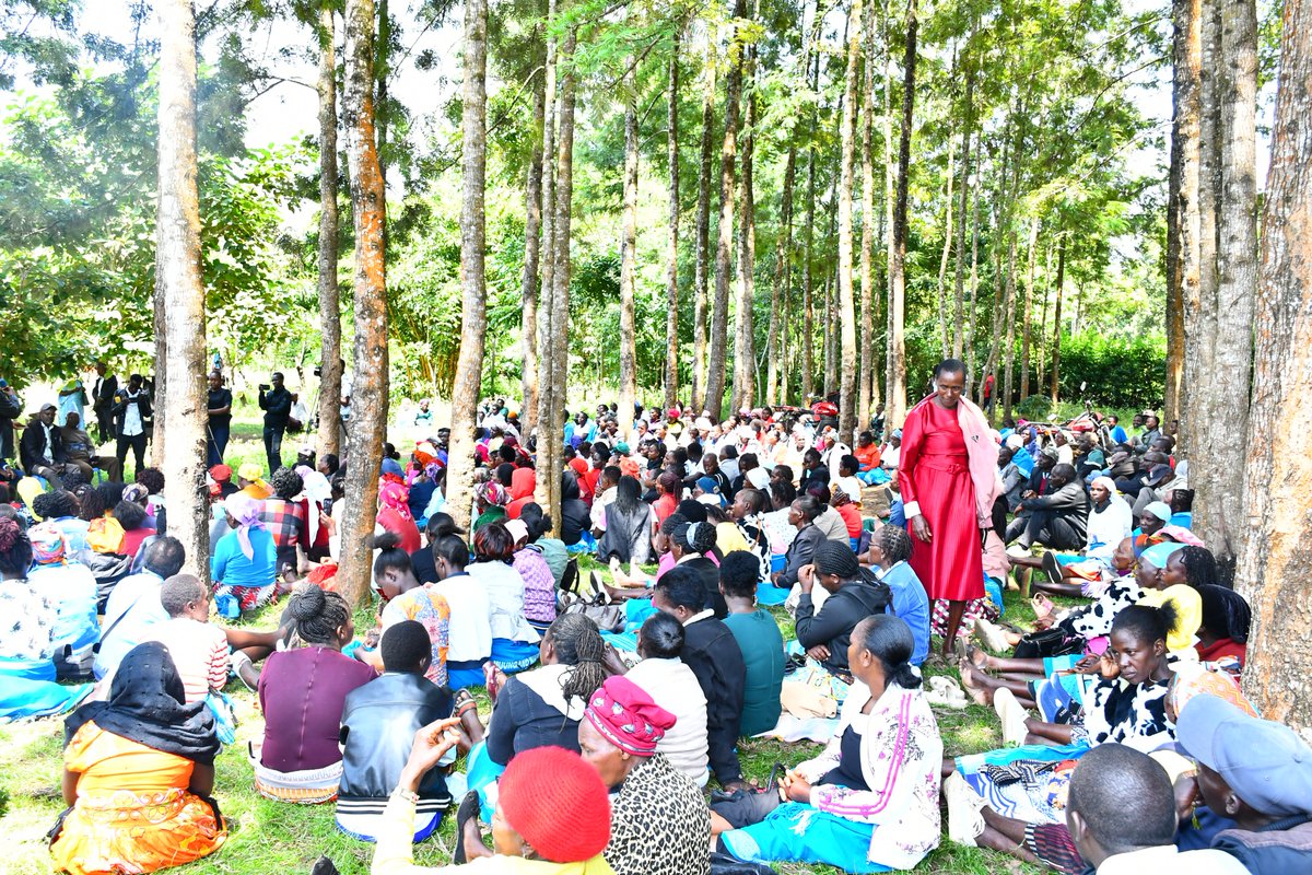 DanKiili's tweet photo. 2/3 I appreciate the commitment and unity demonstrated by this group in advancing community development.

I reaffirmed my dedication to working closely with community organizations and residents to promote empowerment, strengthen livelihoods and accelerate development ... https://t.co/6UuTdeoZoC