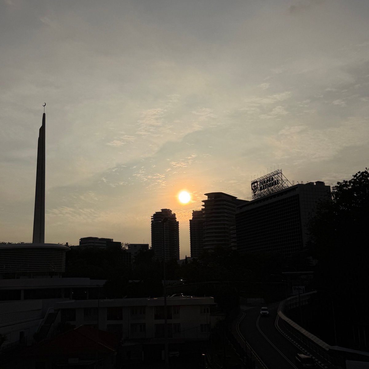 yff4n's tweet photo. Depan                                                     belakang https://t.co/LOQoriJUfA