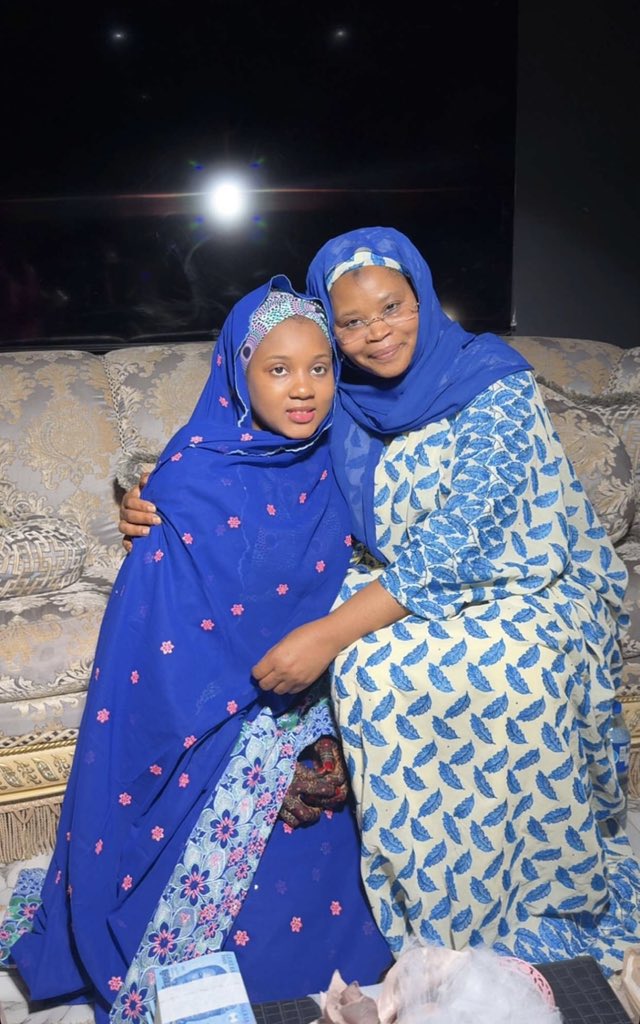 RakaFatima's tweet photo. Goggo Mamie na🤍
Allah ya bada alheri Razi https://t.co/CU5P140DCt