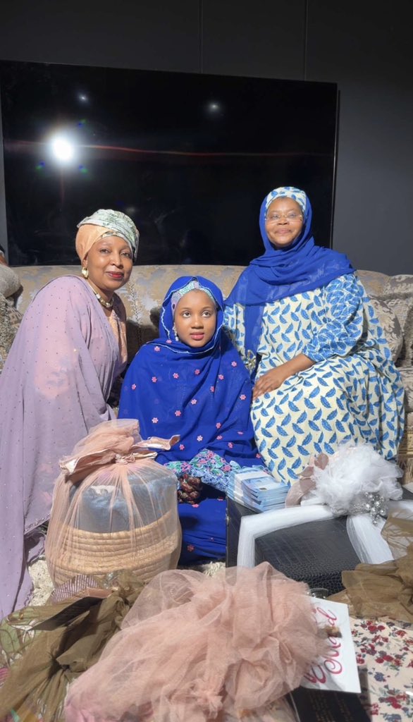 RakaFatima's tweet photo. Goggo Mamie na🤍
Allah ya bada alheri Razi https://t.co/CU5P140DCt