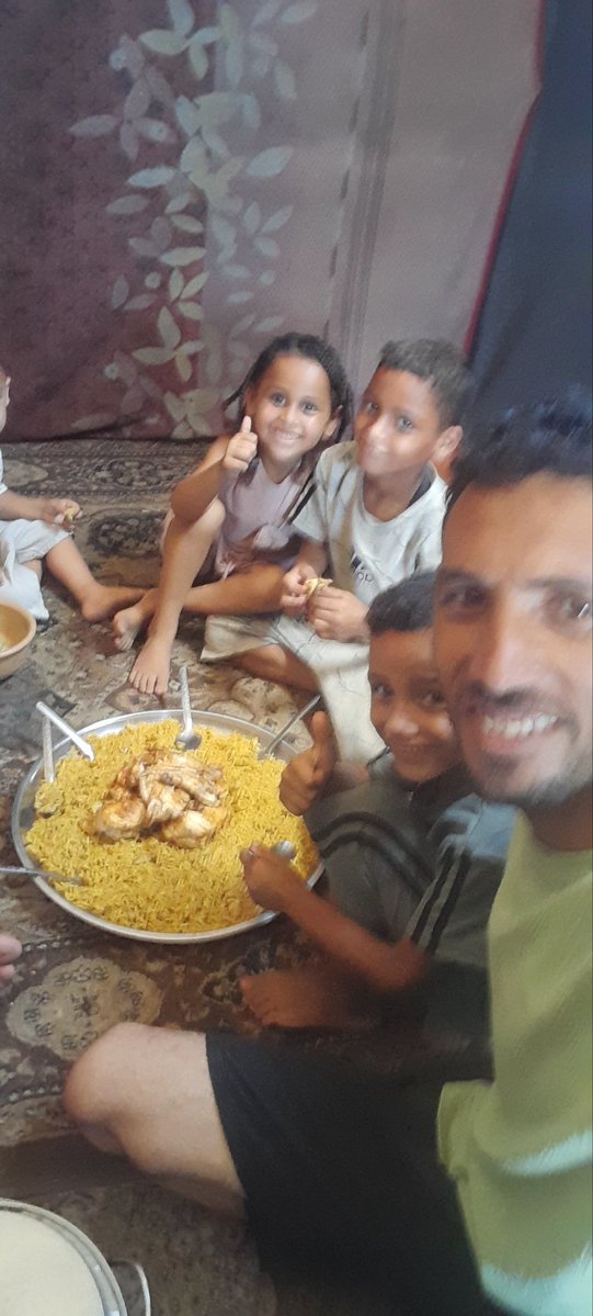 Ibrahim35449991's tweet photo. **Today, chicken wasn't just a meal—it was joy in the hearts of my five children. ❤️🐔
Thank you to everyone who stood with us, donated, or shared our story. You are creating beautiful moments in the middle of very difficult days. 🤍🙏** https://t.co/enijExEyjj