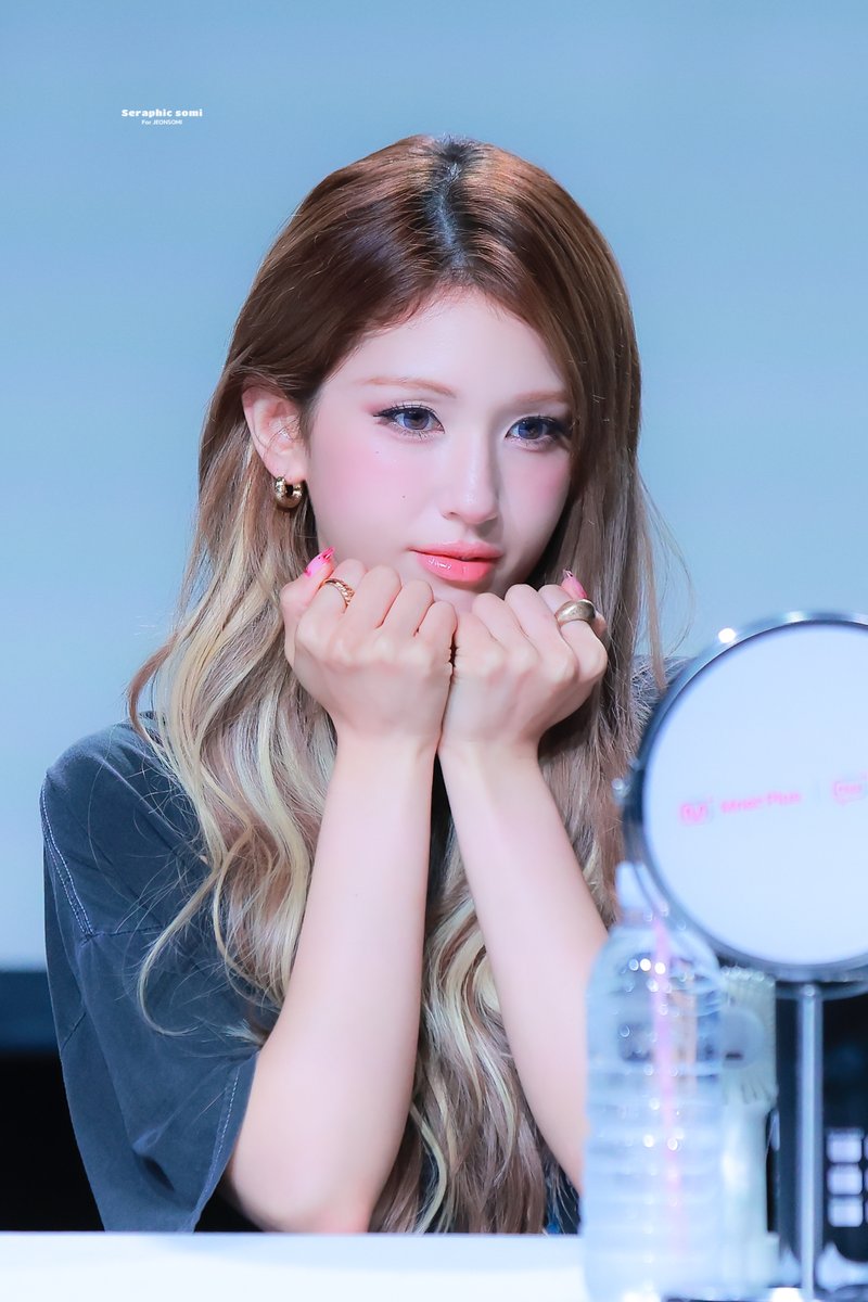 seraphicsomi's tweet photo. 260628 엠넷플러스 팬싸인회 HQ.

#전소미 #JEONSOMI #아이오아이 #IOI https://t.co/NdOevFdxlD