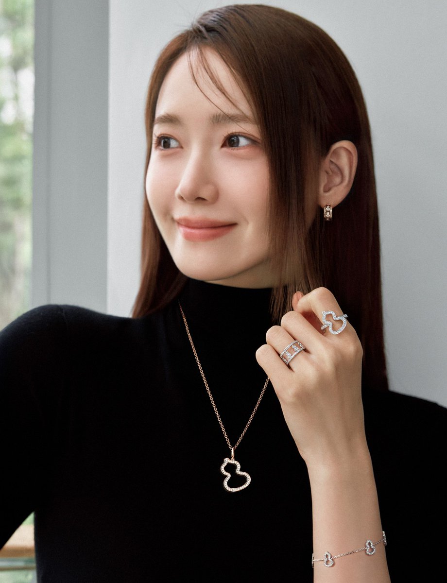 franky___a's tweet photo. 260703 YoonA - Qeelin's new promo pics 🖤❤️
Cr. qeelinjewellery
https://t.co/ySqnd10CKI
https://t.co/3FZKgcVeZb
#YoonA #윤아 #임윤아 #LimYoonA https://t.co/UjMhx8VD0I