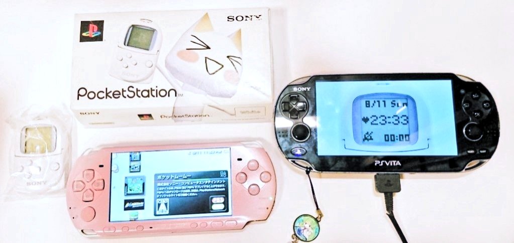 matetya_24's tweet photo. あとPSVITAを持ってる人は

PSストアが終了する来年までに
ポケットステーションをダウンロードしておくことをオススメします(無料)

聖剣伝説LOMやFF8にロックマン？

その他PS3メモリーカードアダプターでポケステ実機のデータをVITAにコピーしてポケットムームーでコピーして遊ぶことも可能ですw https://t.co/MGhG1IP4P4