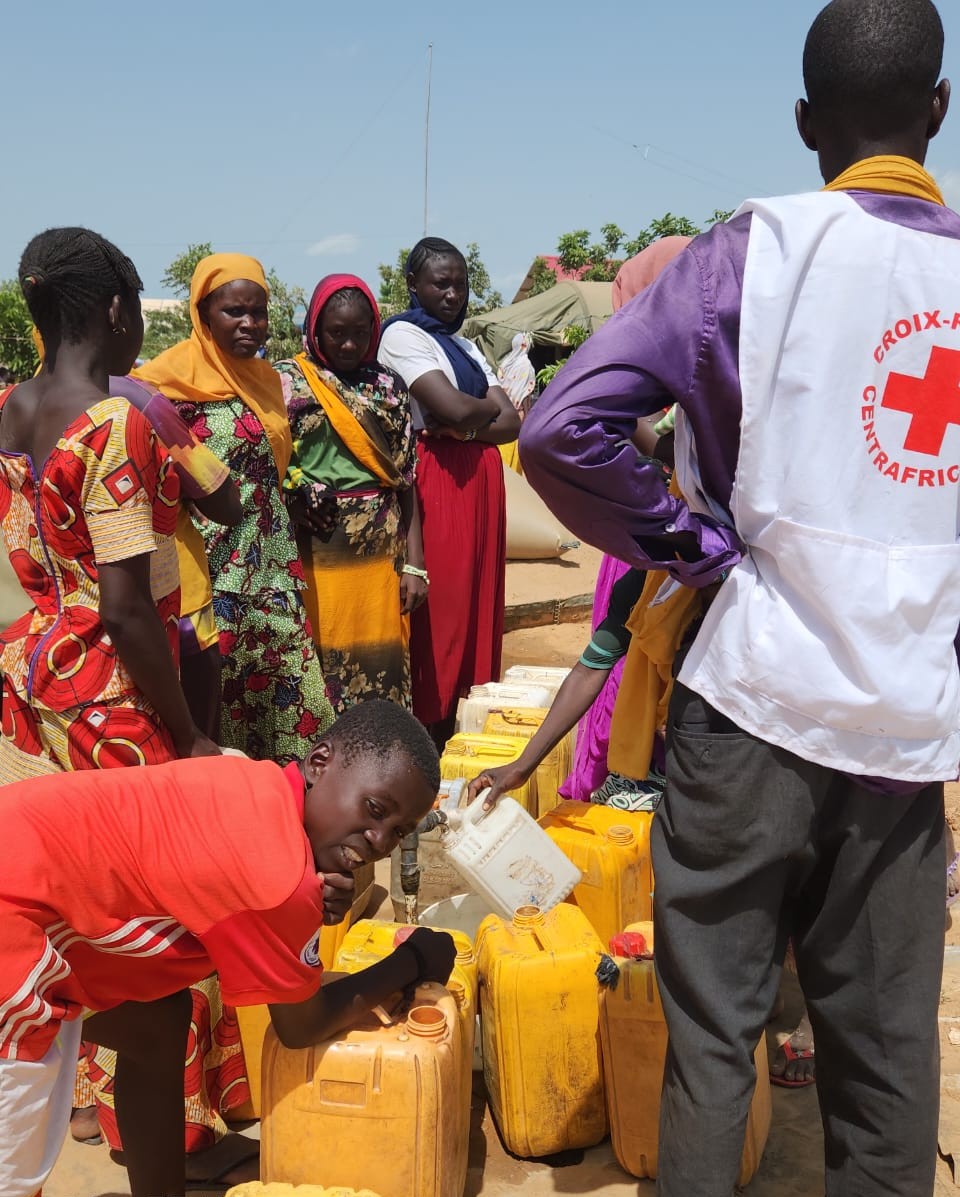 OCHA_CAR's tweet photo. Evaluation rapide à Am-Dafock le 2/7 : 
-Situation humanitaire alarmante
-Au moins 11 000 pers. touchées par les violences &amp; déplacements
-Besoins les + urgents en protection, soins de santé, accès à l’eau potable. Le droit international humanitaire devrait être respecté par tous https://t.co/siFn3gLXYj