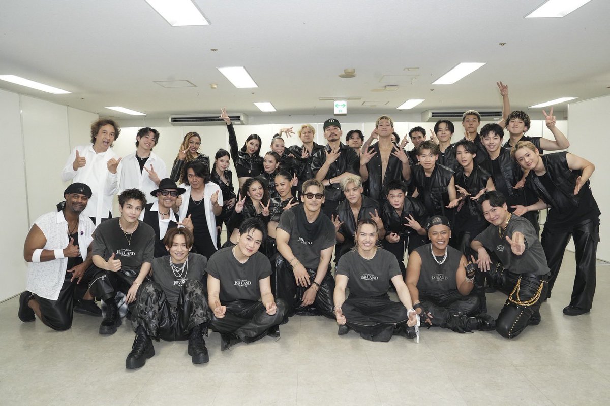 jsb3liveacc's tweet photo. 🅃 🄷 🄰 🄽 🄺  🅈 🄾 🅄

#JSB3 𝐏𝐑𝐄𝐒𝐄𝐍𝐓𝐒
 "𝐉𝐒𝐁 𝐋𝐀𝐍𝐃 〜𝐅𝐎𝐑𝐄𝐕𝐄𝐑〜" 
OSAKA 2DAYS！

𝑁𝑒𝑥𝑡 8.9 Sun @ Vantelin Dome Nagoya

大阪の皆さま、2日間ありがとうございました！
少し日程が空いて、なんと次回で #JSBLAND は閉幕！
FINAL公演もおたのしみに！ https://t.co/bFDaQhGq49