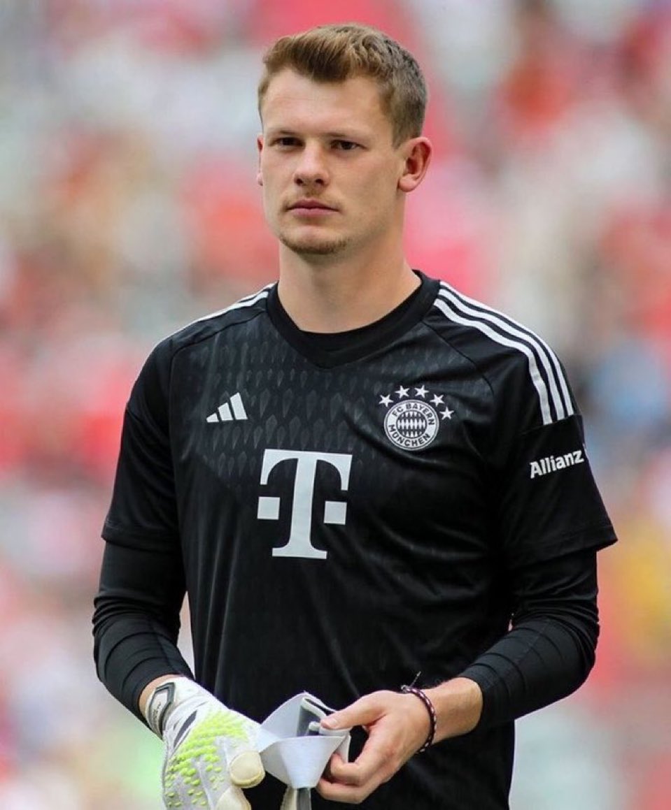CornerNewss0's tweet photo. NÜBEL BAYERN MÜNİHE REST ÇEKTİ. BEŞİKTAŞ’A GELMEK İÇİN CAN ATIYOR MÜNİH’TE BİR KARTAL VAR 🦅⌛️ https://t.co/sKiwUX8qWe