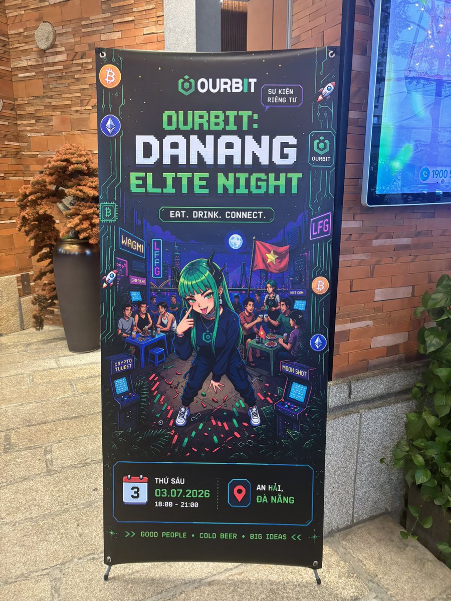 Cryptoislife99's tweet photo. Anh em chuẩn bị lên đường tới MEET UP của @ourbit chưa, Thành đã sẵn rất nhiều phần quà chào mừng ae đây🤣

Áo, mũ, vợt píc cồ bôn,… và rất nhiều phần quà hấp dẫn đang chờ đón ae đây.

Không say không về nhé🤣🤣🤣

 @Ourbit_Vietnam 
@OurbitPartner 

 OURBIT NẠP NHANH RÚT GỌN🫡