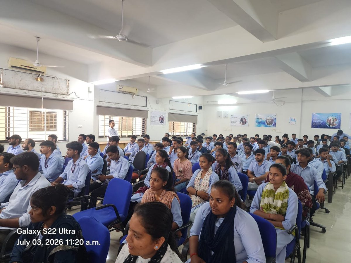 itipalanpur's tweet photo. આજે આઇટીઆઈ પાલનપુર માં SAPTI (Stone Artisans park Training Institute) દ્વારા કારકીર્દી માર્ગદર્શન સેમિનાર યોજાયો. https://t.co/uyW4kPLgRA