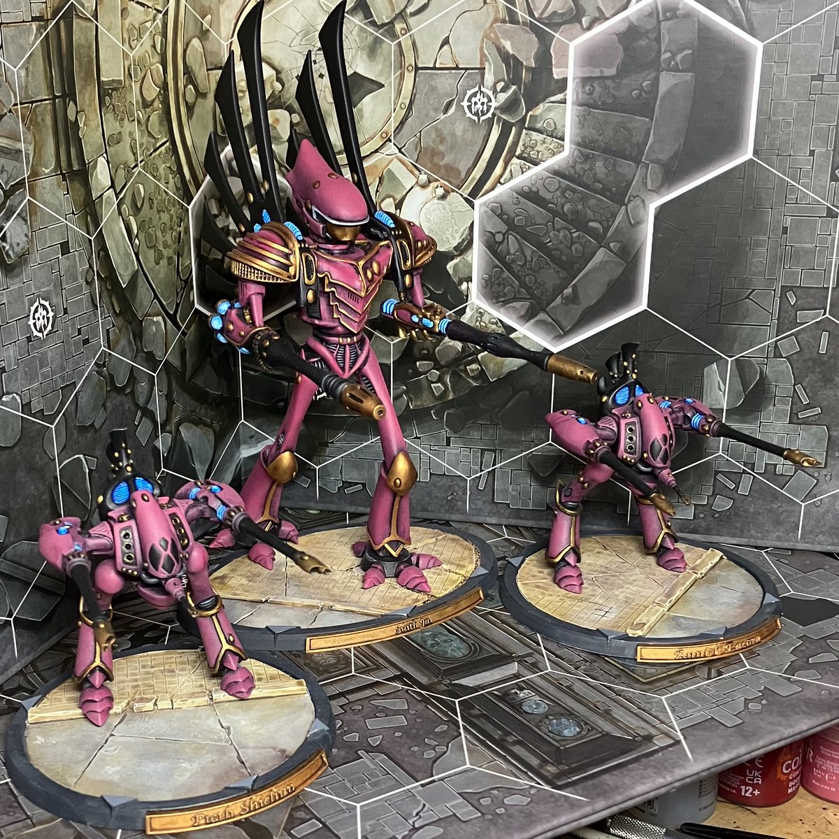 vivanagoya's tweet photo. Fan rules and 3D printing mean the titans of Fir Dinillainn are prepared to stride into battle! #adeptustitanicus #タイタニ活 https://t.co/olwyohUxve
