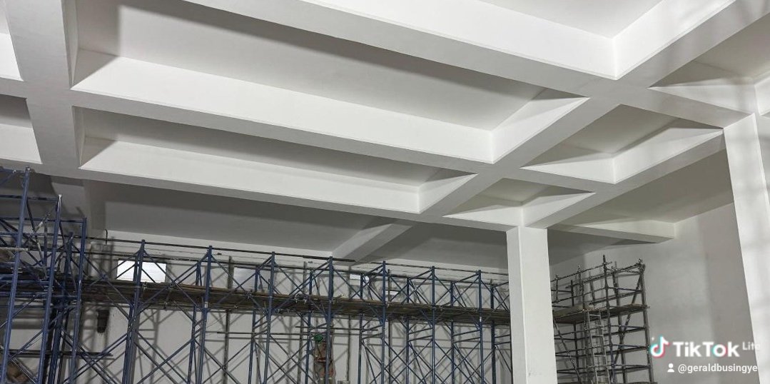 geraldb360's tweet photo. Ceiling paint 👌 https://t.co/KSDb1rN0nZ