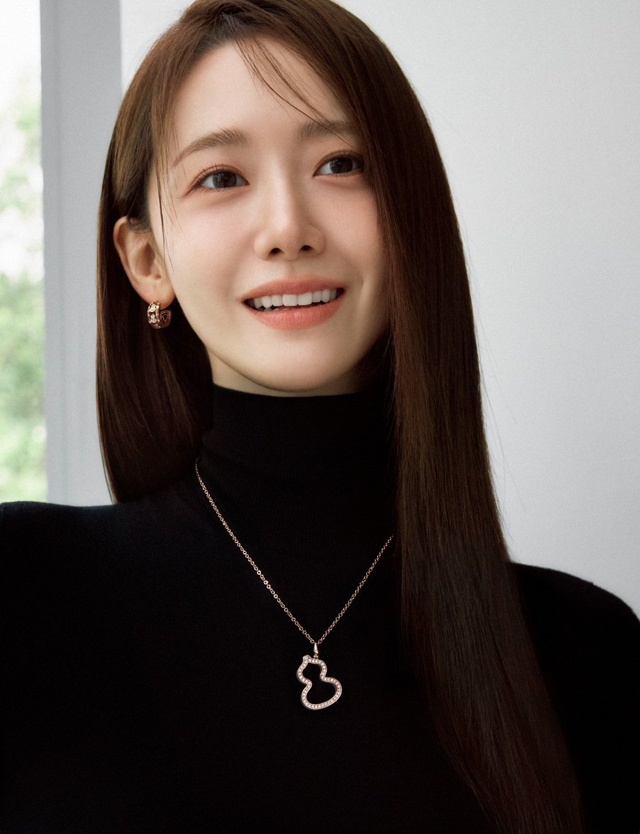mystarmyangel's tweet photo. 260703 YoonA - Qeelin new promo pics cr qeelinjewellery 

"Collecting moments. Preserving brilliance.

From everyday beauty to unforgettable milestones, every cherished memory finds its place within Wulu. A symbol of good fortune, a keeper of precious time."

https://t.co/O2sqqPna5x

#임윤아 #LimYoonA #윤아 #YoonA