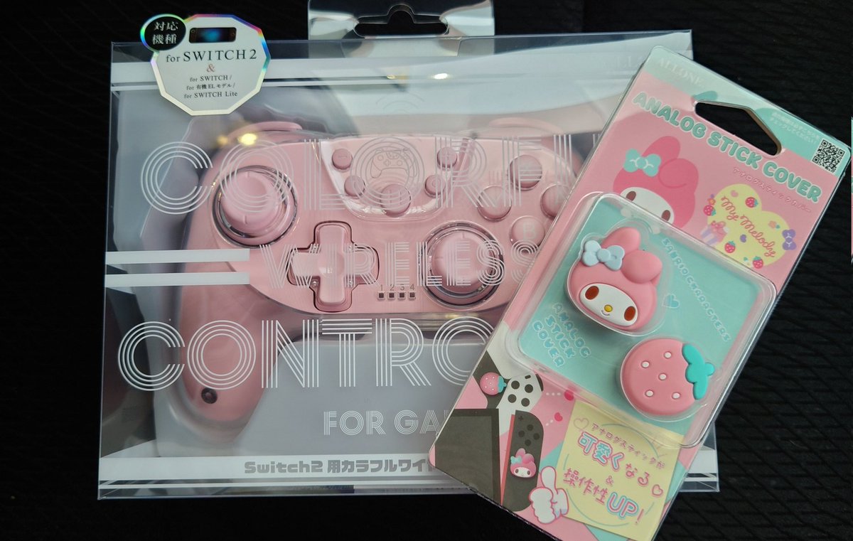 Switch light カスタム　ピンク　ヤドン　コダック　ポケモン　マイメロ Switch用にプロコン買ってきたのだ🐖ﾄｺﾄｺ マイメロ装備して激かわです