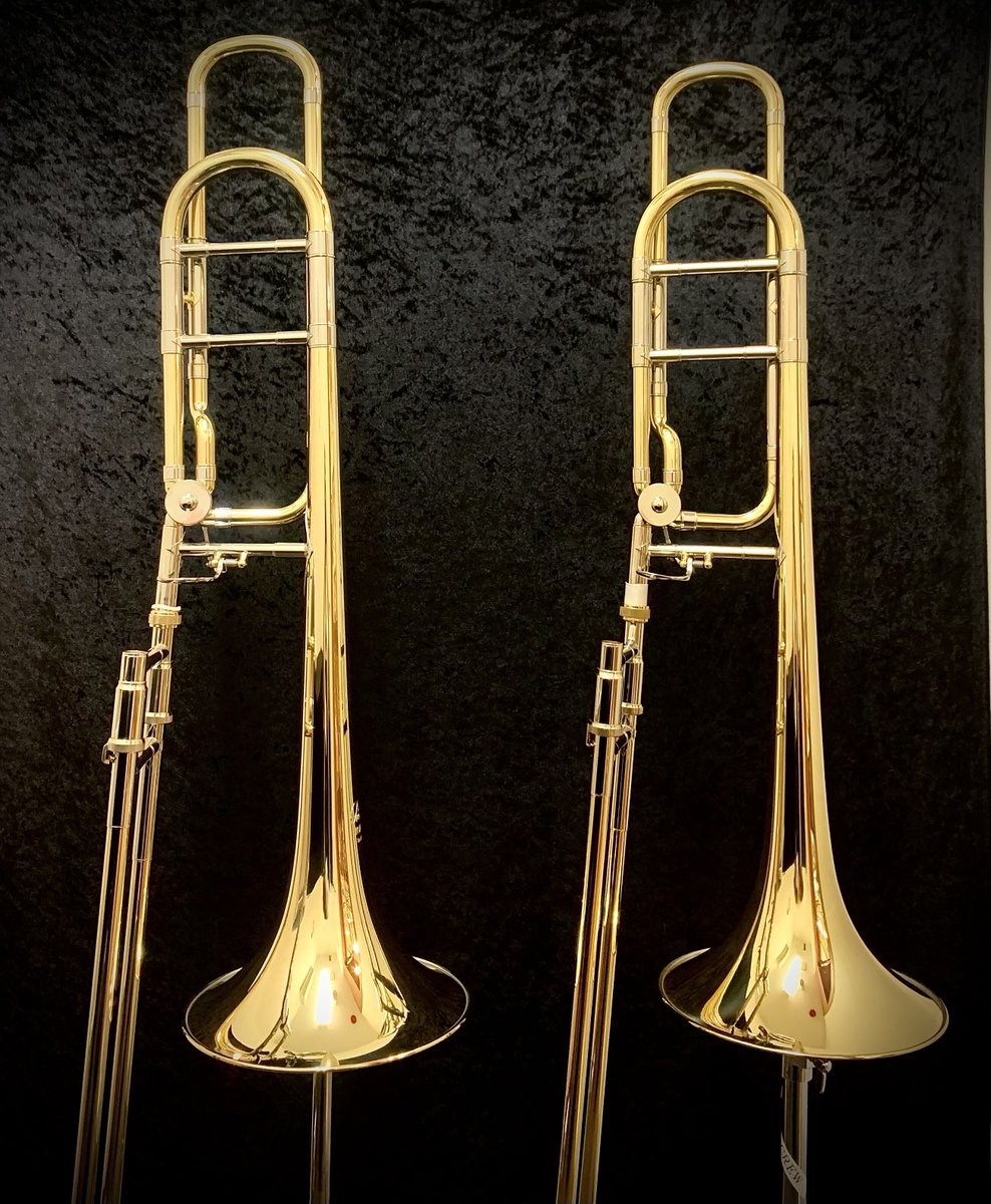 wind_crew's tweet photo. 【#トロンボーン】
片方はバック 42BOGL。
もう片方はプレソン 42N。

見た目は同じ。

双子....ではありませんが、
弟分という響きがあうような気がします。

特にプレソン 42Nは、吹奏感、サウンド感など驚きのコスパ。

これは、ぜひ店頭にてお試しください！！
新しい世界感を感じると思います！！ https://t.co/N1LUNIh5WU