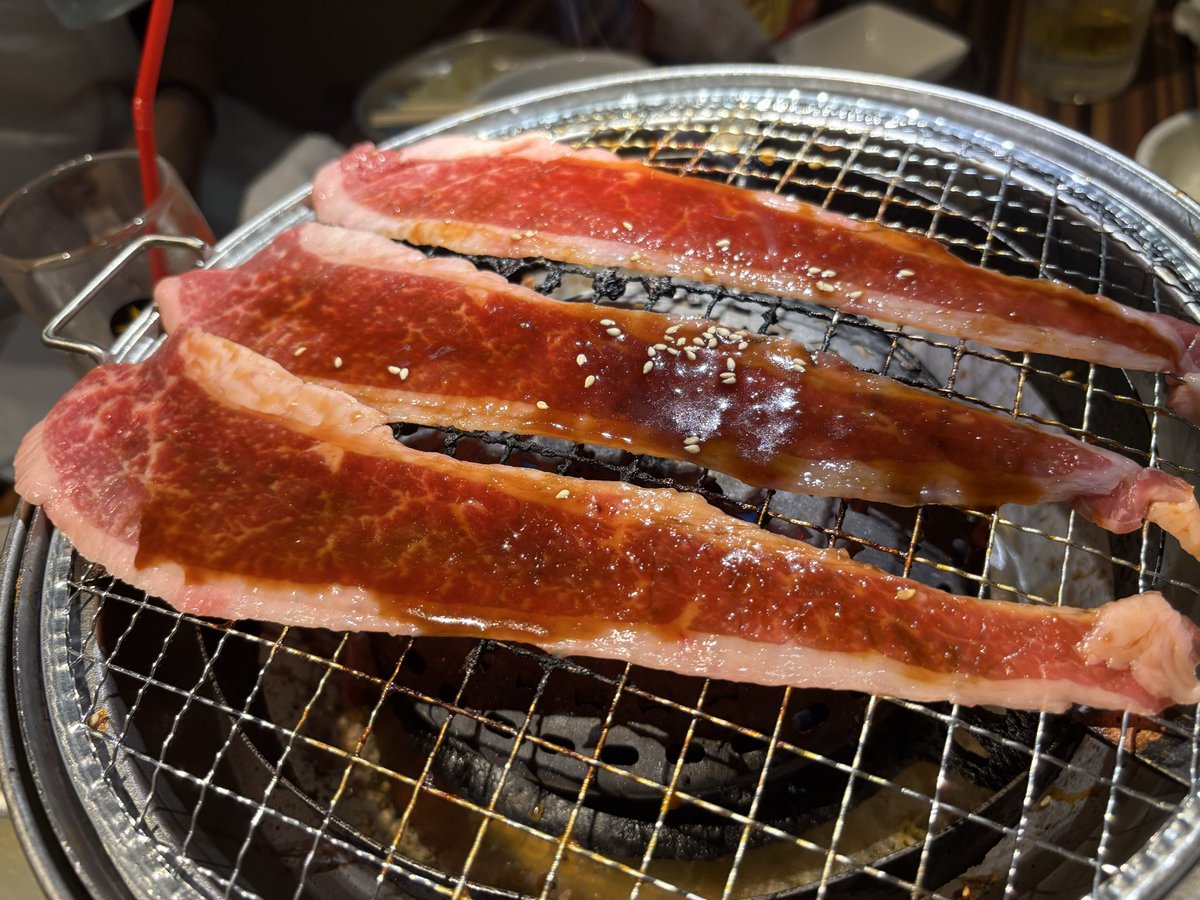 showup787's tweet photo. 今日は焼き肉食べマス😌久しぶりに焼き肉屋さんに来ました♪めちゃくちゃ美味い‼️😋酒が進む〜😍 https://t.co/k3Whe5WzuB