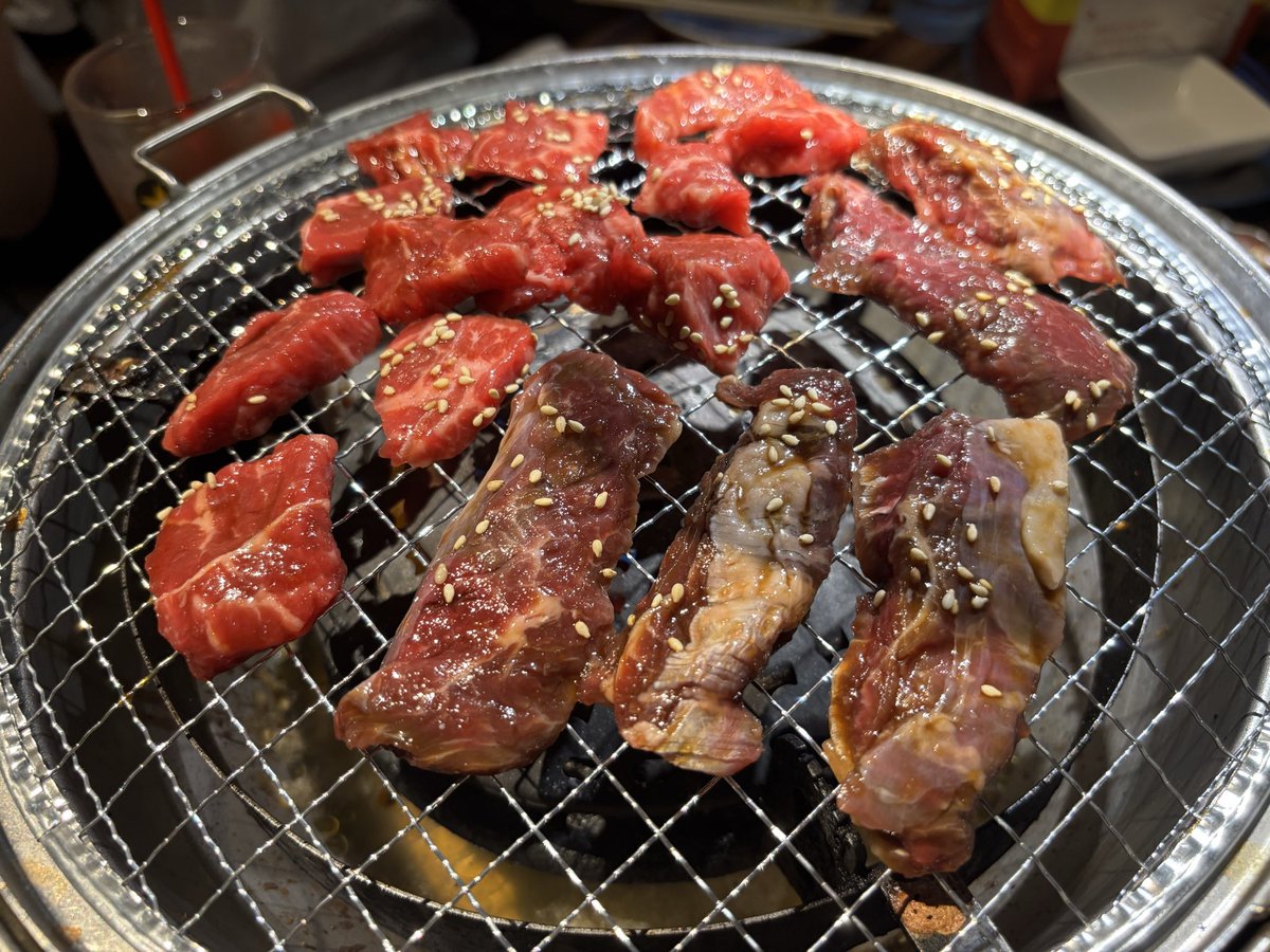 showup787's tweet photo. 今日は焼き肉食べマス😌久しぶりに焼き肉屋さんに来ました♪めちゃくちゃ美味い‼️😋酒が進む〜😍 https://t.co/k3Whe5WzuB