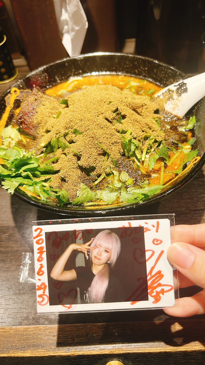 R_ru10p's tweet photo. ラーメン部
本日は鬼増しの上
鬼○してきましたよー
メリィちゃんとキラちゃん☺️ https://t.co/nCiMW2fAdY