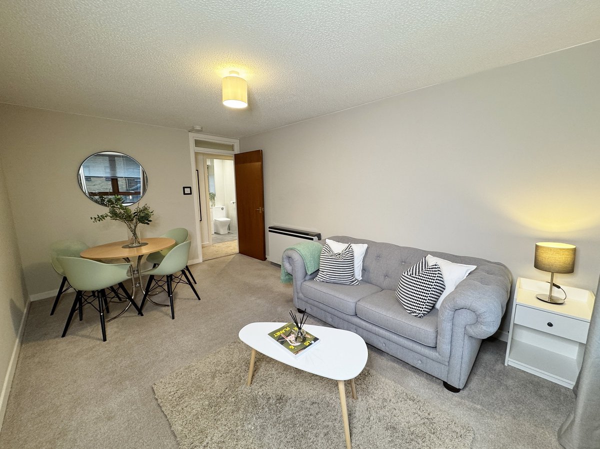 LookingToRent1's tweet photo. Available Monday!!

1 Bedroom Flat To Let, Castle Gait, Paisley, Renfrewshire, PA1 2HE

Further information will be available soon on social media and https://t.co/8saQ5tTAis

#lookingtorent #propertymanagement #lettingagentglasgow #glasgowlettingagent #renfrewshire https://t.co/QioN0LPXFh