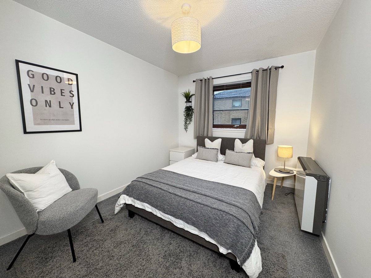 LookingToRent1's tweet photo. Available Monday!!

1 Bedroom Flat To Let, Castle Gait, Paisley, Renfrewshire, PA1 2HE

Further information will be available soon on social media and https://t.co/8saQ5tTAis

#lookingtorent #propertymanagement #lettingagentglasgow #glasgowlettingagent #renfrewshire https://t.co/QioN0LPXFh