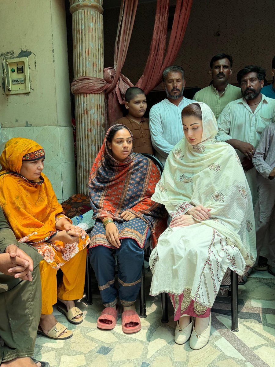 pmln_org's tweet photo. Chief Minister Maryam Nawaz Sharif visited Kahna to meet the grieving parents of the children who lost their lives in the tragedy.

Chief Minister Maryam Nawaz shared the families’ grief, embracing bereaved mothers and offering them comfort. https://t.co/15zw1P9Lf8