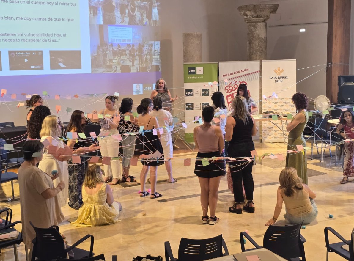 UnedJaen's tweet photo. 🧠📚 Hoy celebramos la última jornada del #CursoDeVerano "Reconstruirse tras la crisis: salud mental, crecimiento personal y proyecto laboral"

 #saludmental #crecimientopersonal #CrecimientoPostraumático #CrisisVitales #SomosUNED #prestigiouned https://t.co/7tF4HcCNzv