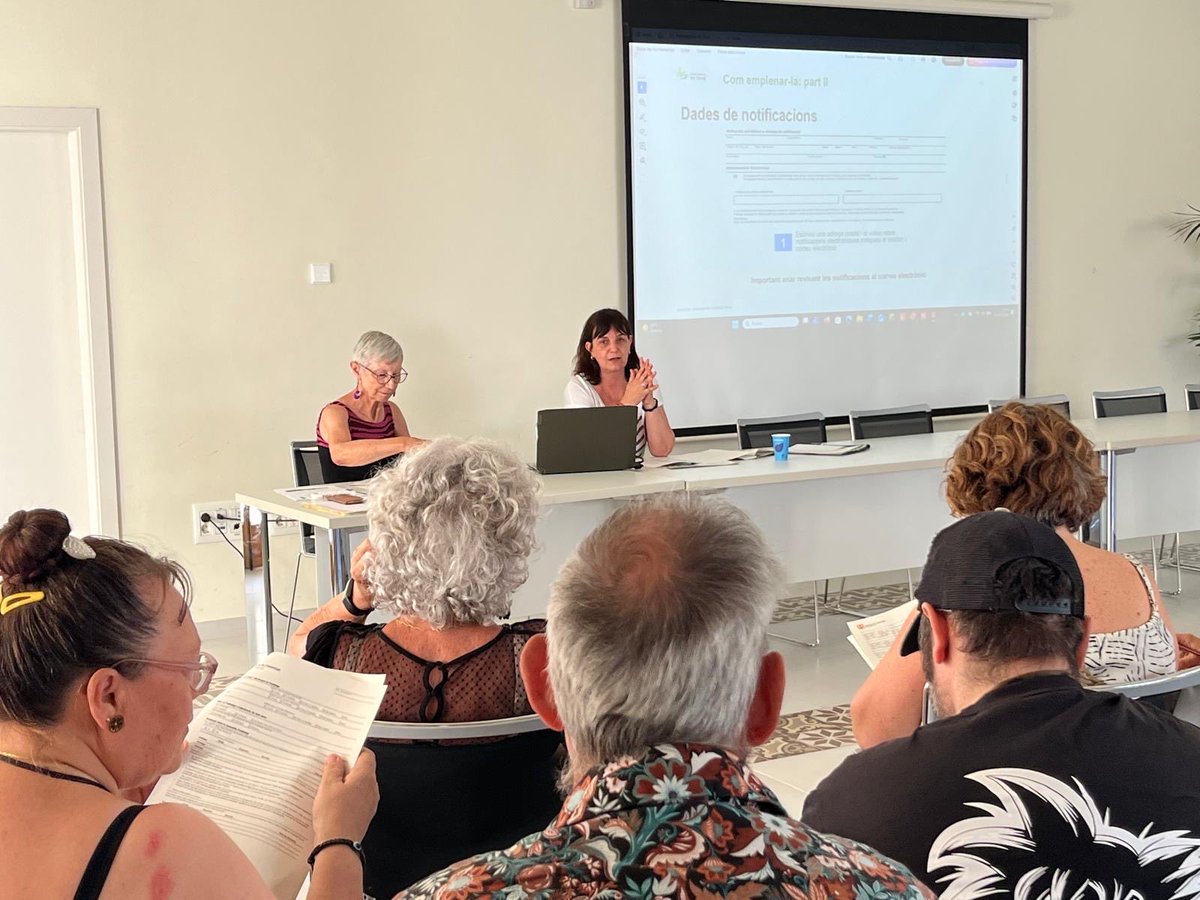 vidaindependent's tweet photo. Ahir va tenir lloc la sessió informativa en col.laboració amb el @CCGarraf 

‼️La majoria de persones amb discapacitat es troben en situació d’exclusió habitacional, el que suposa una autèntica barrera a l’emancipació i a la desinstitucionalització. https://t.co/tKZvE57uR0