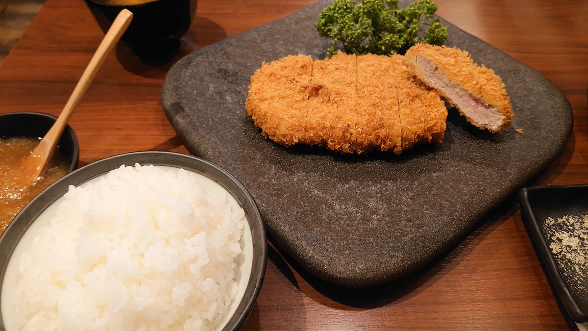 KA__ZI tweet picture