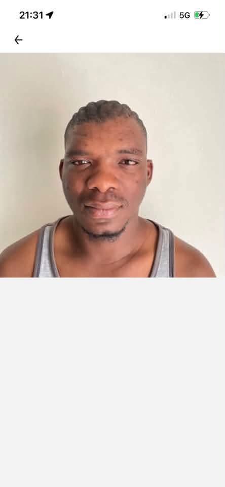Mutwanamba_SA's tweet photo. A tribalist uber driver couldn't wait to reveal his tribalism to a Tsonga passenger. Imagine being this prejudice to someone who is paying you. I am sure 'patriots' don't see anything wrong with his behavior.

Cc: @Julius_S_Malema @Sinawo_Thambo @zizipho50 @ZizinjaAbelungu https://t.co/Ew0YyNPXd2