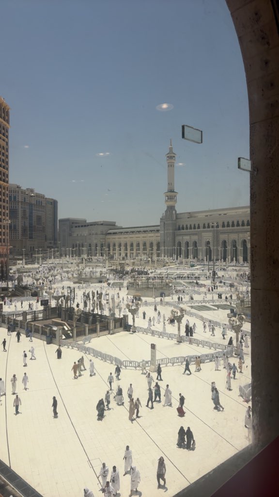 ea70_7's tweet photo. يارببب اكتب لكل واحد تعب واجتهد انه ينقبل فالرغبه الاولى ياربب https://t.co/CtFeX73uR6