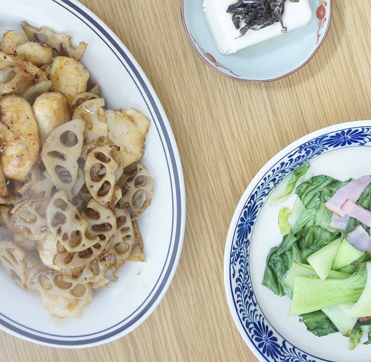 minoer29's tweet photo. 鶏胸肉と蓮根のあまから炒め

青梗菜とベーコンの胡椒炒め

で、ごはんおかわり😌 https://t.co/jJQKlBhWiy