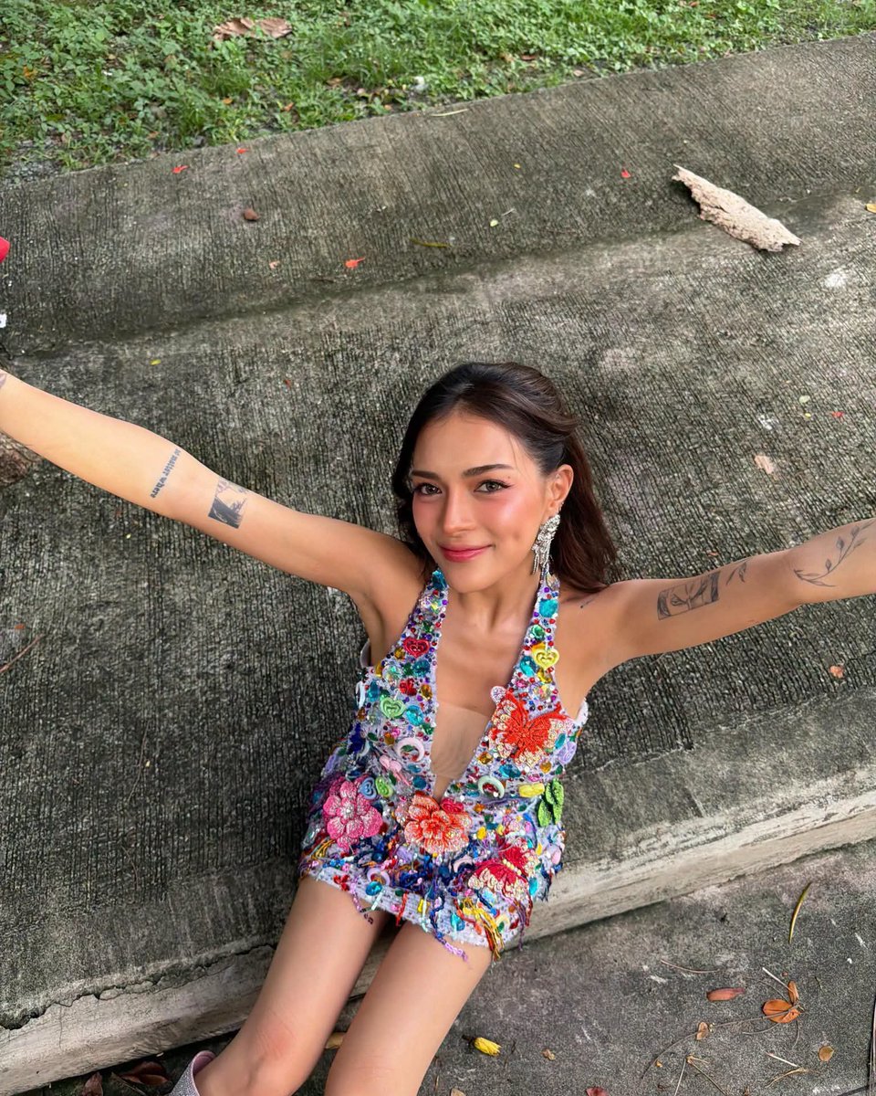 Rosemae411778's tweet photo. 📸 #StarCinemaCelebSpotting 

🌈 Mika Salamanca celebrated Pride in full color, dazzling in a vibrant dress adorned with intricate beaded flowers, butterflies, and heart details that perfectly matched the festive spirit. 

🤎 Brent Manalo served effortless boy-next-door appeal in a checkered long-sleeved shirt layered over a white tank top and dark jeans, finishing the look with a beige handbag for a stylish twist. 

Engage here everyone

FB

https://t.co/SNdRGBgYNc

IG

https://t.co/1xhxyo4fHU

#Mikbrent