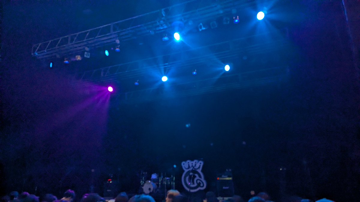baten_kai's tweet photo. CLAN QUEEN
50分ステージぐらい13曲たっぷり聴けました〜
対バンでは珍しくMCも有って、よわにゃんとマイさんがおいしくる愛を語ってました💕
あと、よわにゃん高崎でキャップ無しと聞いてたけど、今日も無く逆光じゃ無く、普通にご尊顔が見えてるんですが、顔出し解禁したのかな？
#CLANQUEEN
#ミナホ https://t.co/JxW4VyEW2W