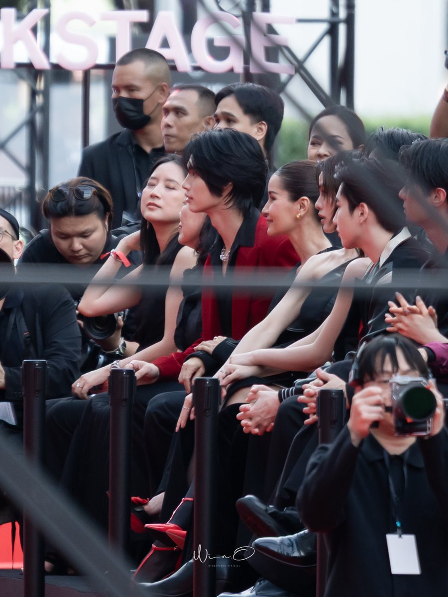 WinmetawinO's tweet photo. อยู่ไกลจนสุดสายตา~ 🤏🏻

WIN ULTIMUNE STUDIO CTW 

#WINwithULTIMUNE #winmetawin
#ULTIMUNESTUDIOatCENTRALWORLD
#SHISEIDO #ULTIMUNE #ShiseidoThailand https://t.co/uM2ZDG0fOc