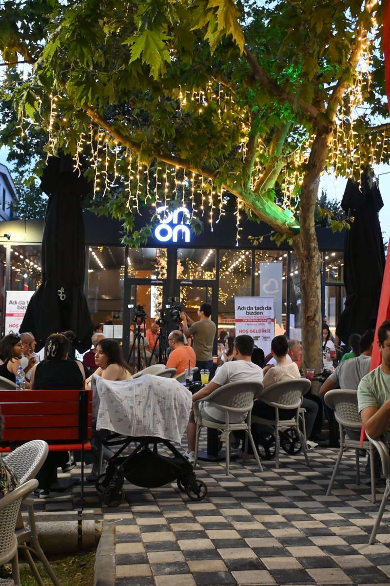 ononkafe's tweet photo. ONON Kafe’nin 29’uncu Şubesi Bahçelievler’de Açıldı

Balıkesir’in yerel markası ONON Kafe, hizmet ağını genişletmeye devam ediyor. ONON Kafe’nin 29’uncu hizmet noktası olan Bahçelievler Şubesi, yoğun katılım ve büyük bir coşkuyla hizmete açıldı. https://t.co/xVF1dfNbJD