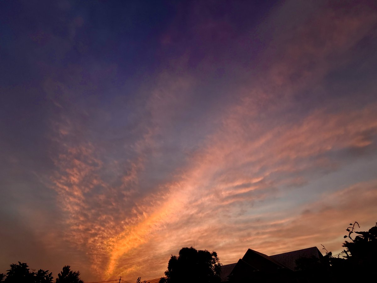 piroclio's tweet photo. #イマソラ #夕焼け https://t.co/WaPQcpnGob