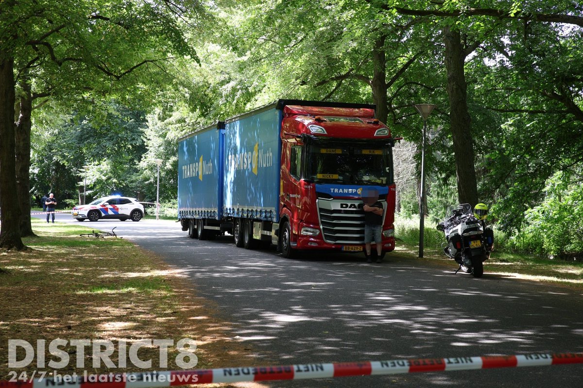 Wielrenner zwaargewond bij aanrijding met vrachtwagen in Den Haag